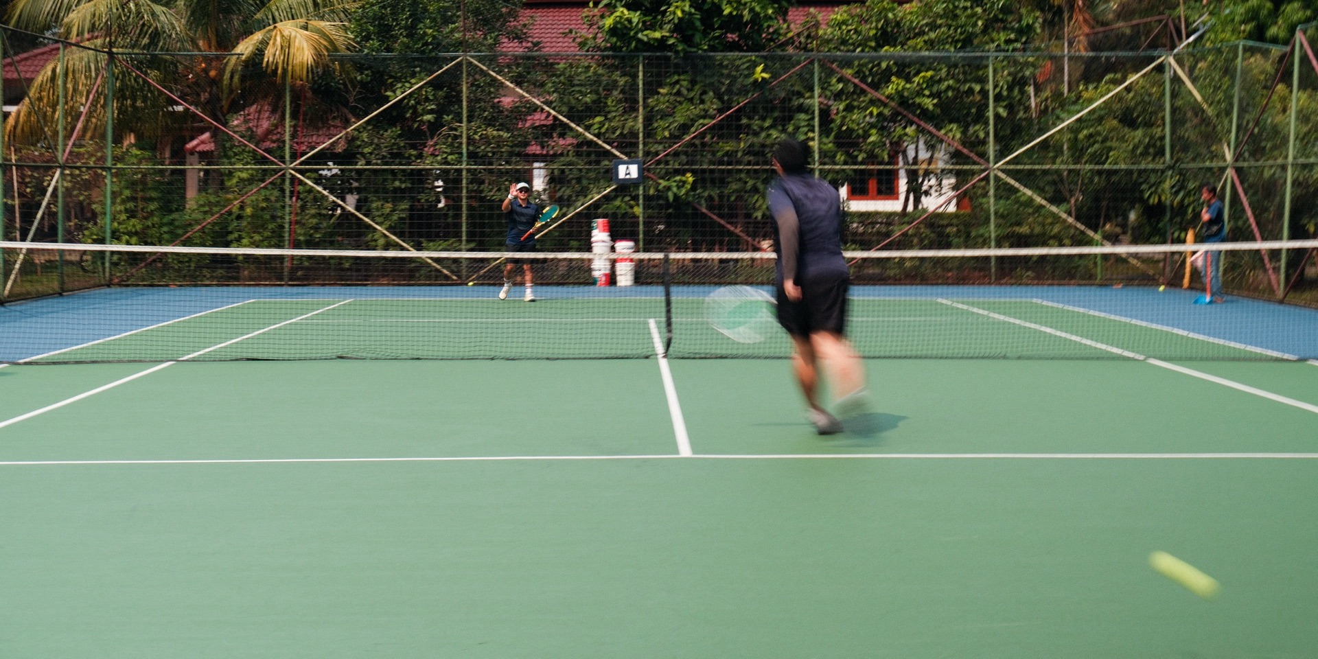 Tennis • SINGLE • Bougenville Caman