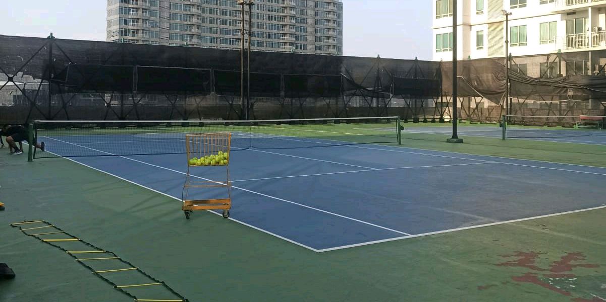 Host tennis, wasit tennis, coaching tennis, hitting tennis, ballboy